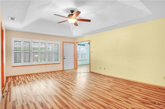 Photo - 17 Yarrow St