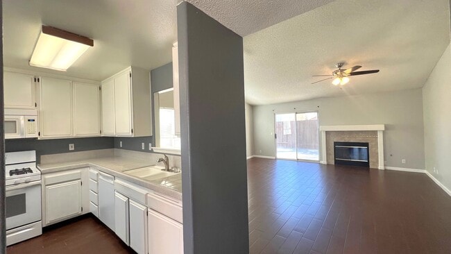 Photo - 3105 Silver Spur Way