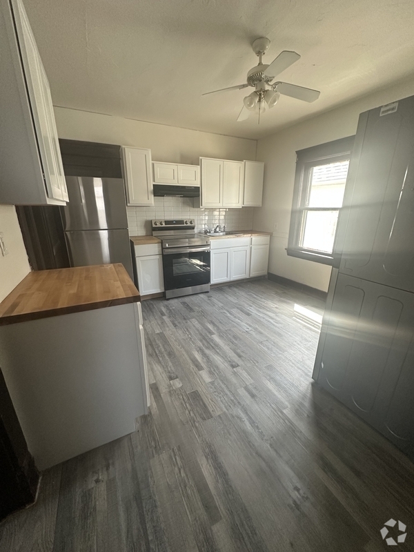 Building Photo - 3802 Poe Ave Rental