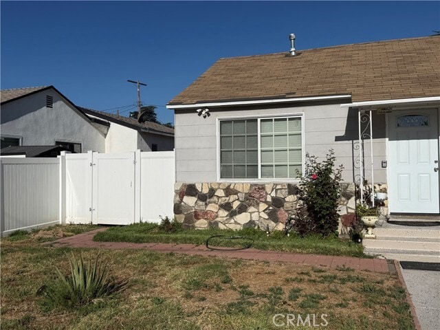 Building Photo - 7045 Lindley Ave