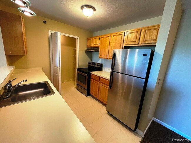 Photo - 15200 Silver Pkwy Unit 304