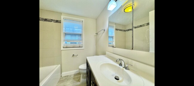 Photo - 6228 N Artesian Ave Unit 2