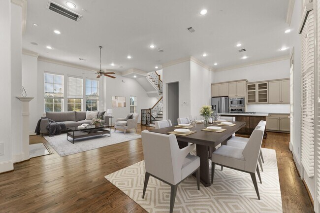 Photo - 2202 Lakeshore Edge Dr