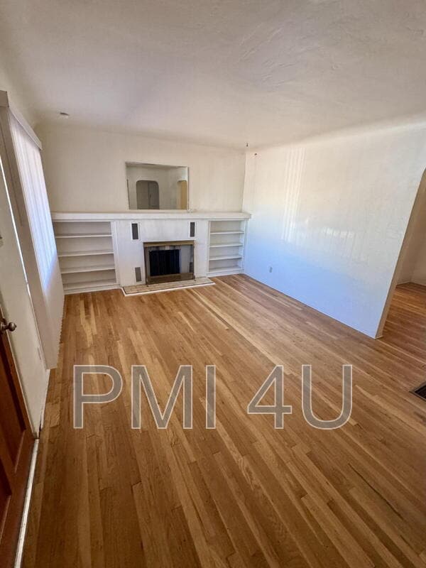 Photo - 216 Quincy St NE