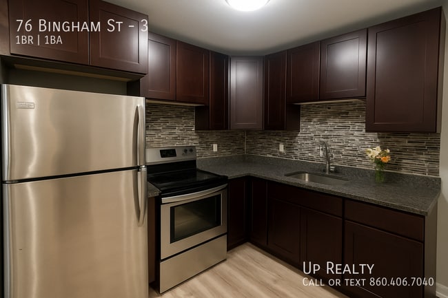 Building Photo - 76 Bingham St Unit 3