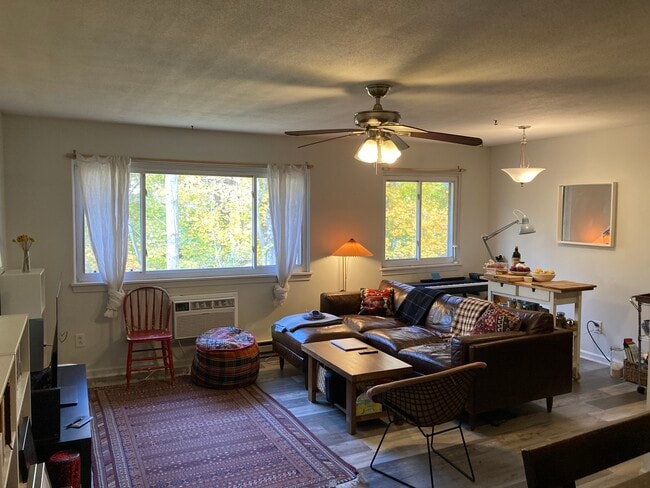 Photo - 74 Barrett St Unit #306 Coachlight