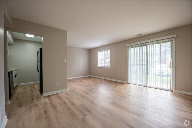 2BR, 2BA - 840SF - Living Room