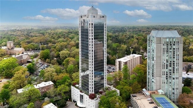 Building Photo - 2828 Peachtree Rd NW Unit 1703