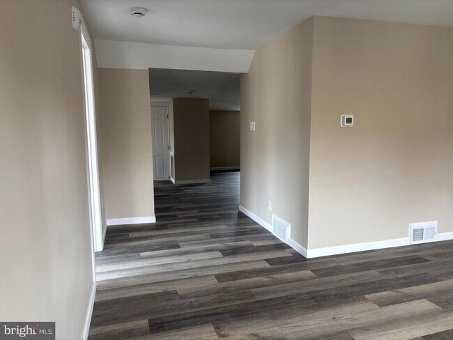 Photo - 14 West Ave Unit E