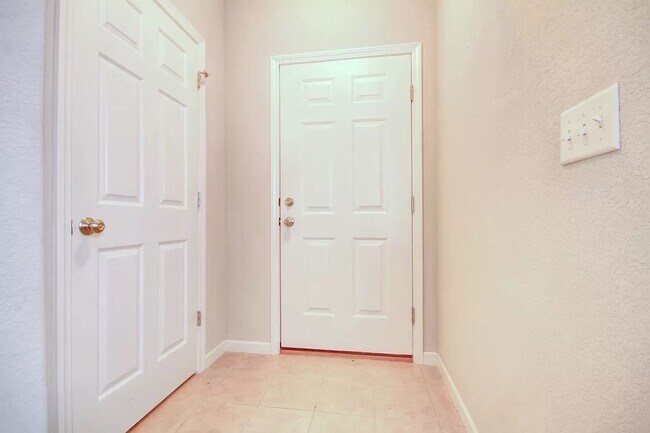 Photo - 103 Yorkminster Ln Unit 7
