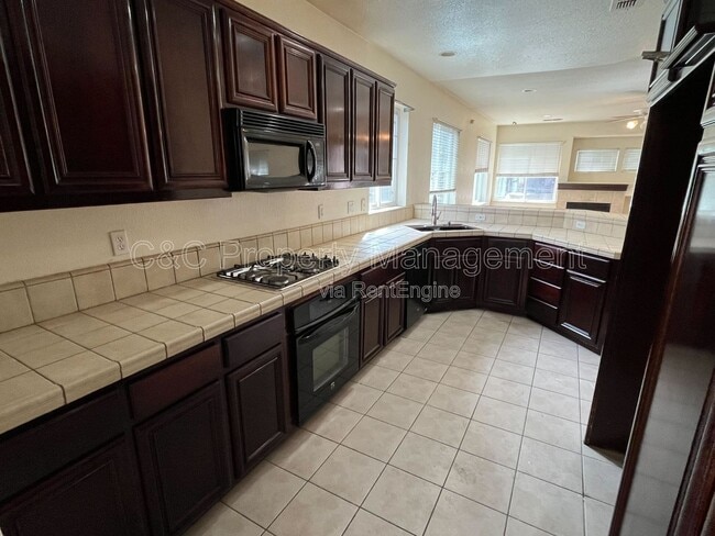 Photo - 1522 Peony Dr