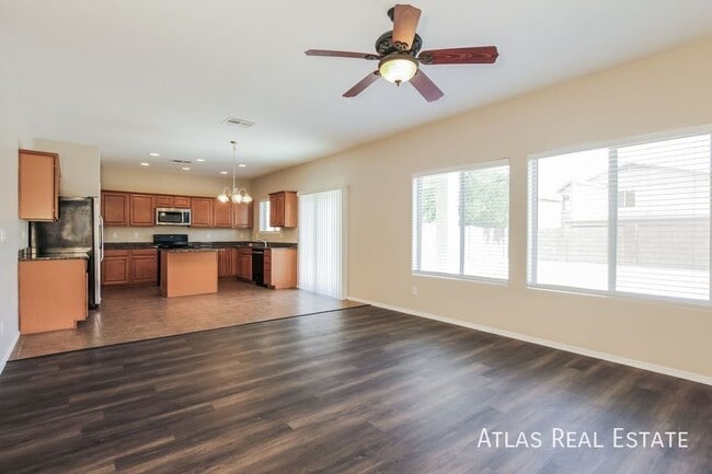 Photo - 1118 E Desert Springs Way