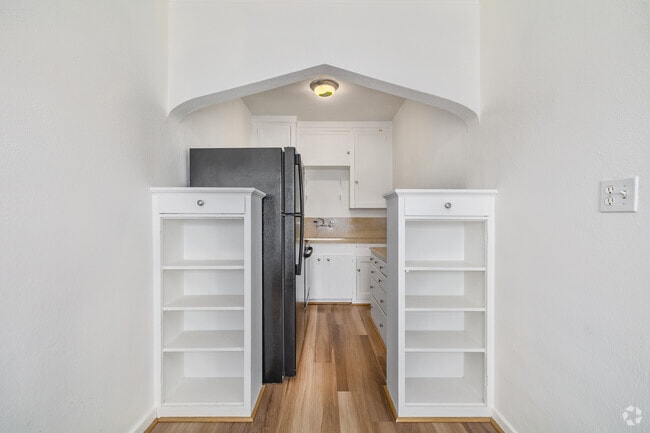 Studio - 475SF