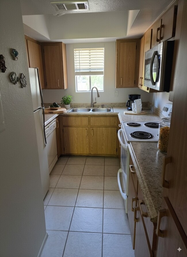 Photo - 1215 E Lemon St Unit 228