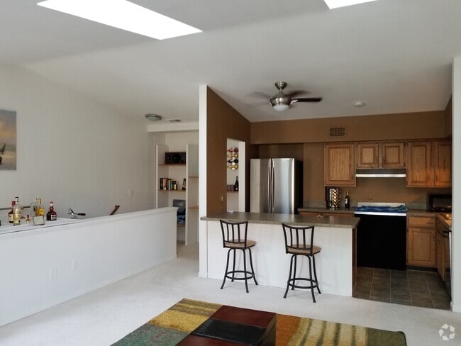 Building Photo - 302 Pinewood Cir Unit 302 Rental