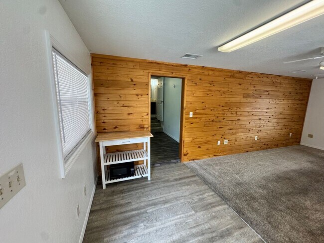 Photo - 306 N Iona Ave