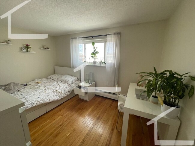Photo - 6/1 Spacious 2BR condo on Brighton/Brookline line
