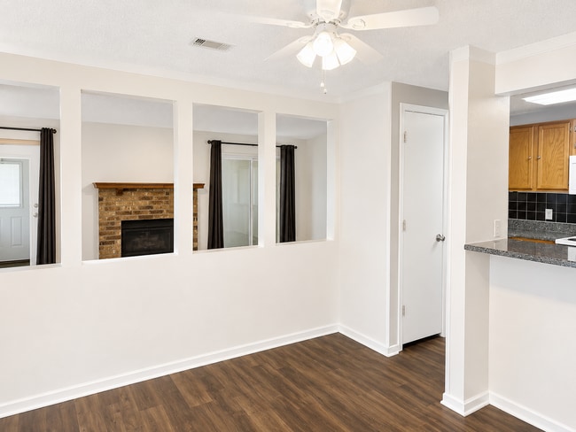 Photo - 3800 Staghorn Cir S