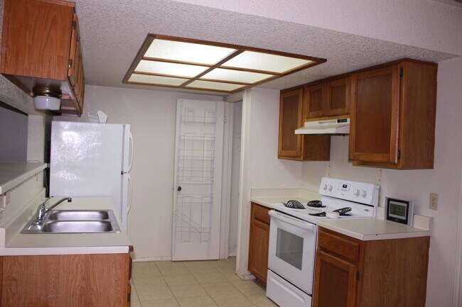 Building Photo - 9406 Kempler Dr Unit B