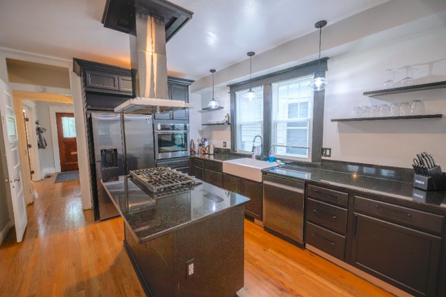 Photo - 1731 Parker St