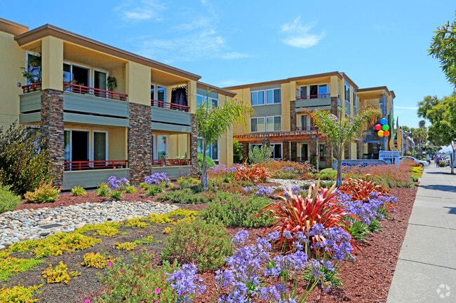 Shoreline Apartments