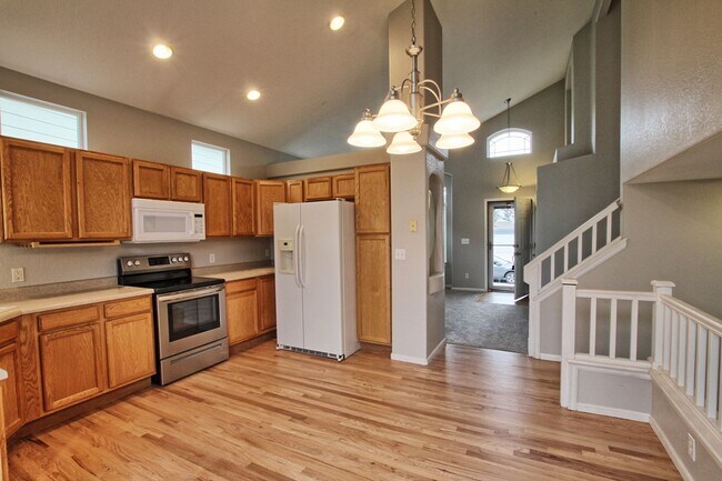 Photo - 4 bed 3.5 bath open & bright Bradbury Ranc...