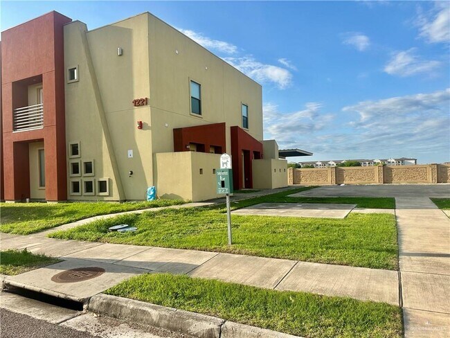 Photo - 15 W Daffodil Ave Unit C