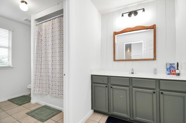 Building Photo - 6715 Plum Springs Ln