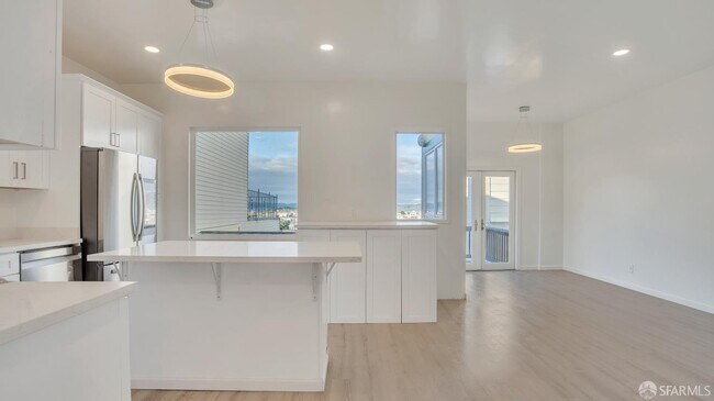 2612 Greenwich St