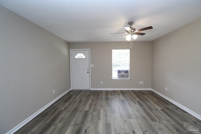 Photo - 6853 Roundup Ln