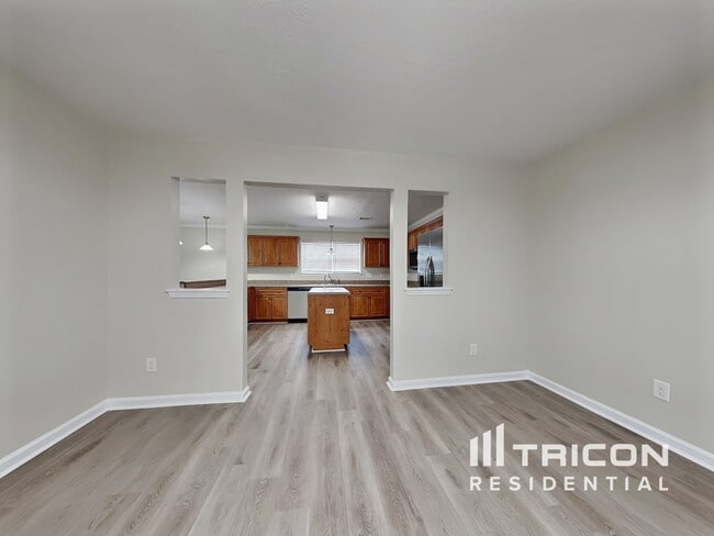 Photo - 6039 Reynolds Cir