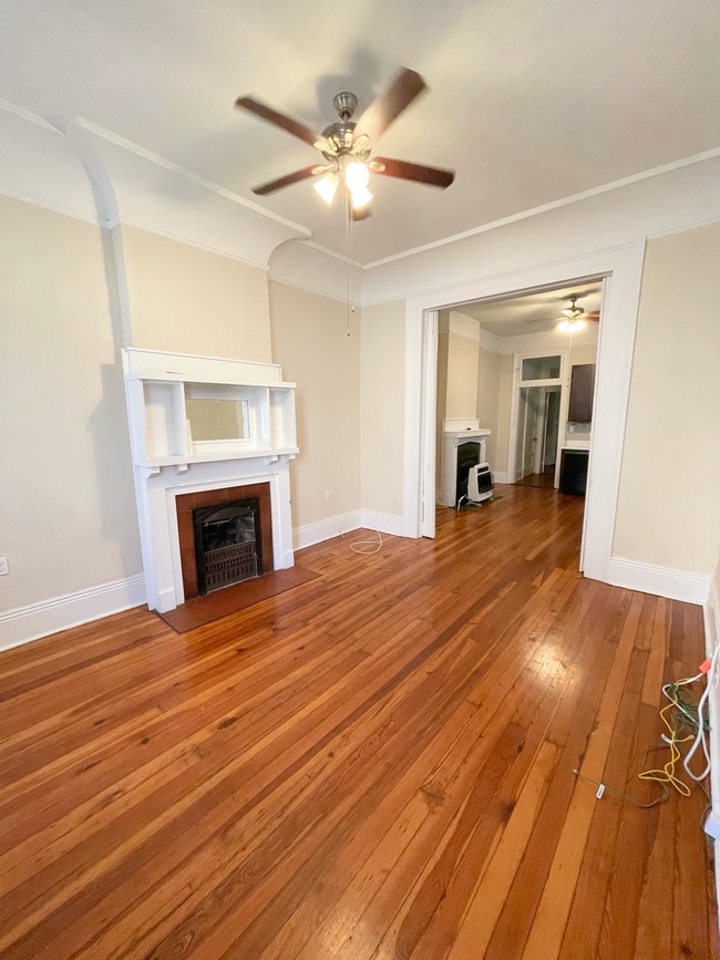 Living - 2420 Jena St Unit 2422