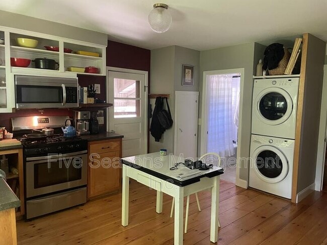 Photo - 76 Park St