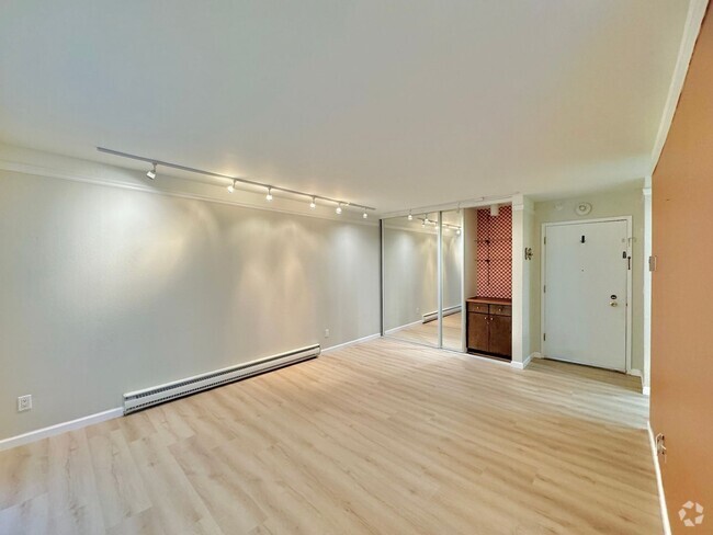 Building Photo - $500 OFF FIRST MONTH RENT!!! One Bedroom O... Unit 153 Rental