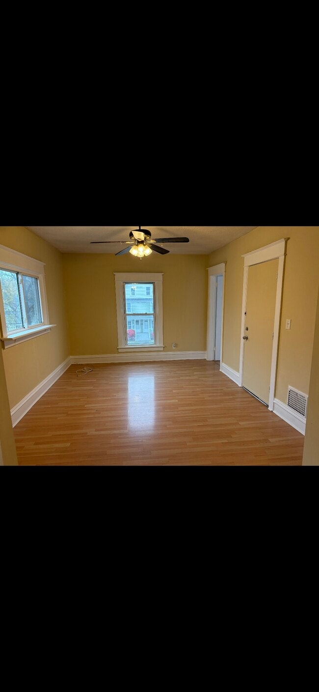 Photo - 209 King St Unidad Upper