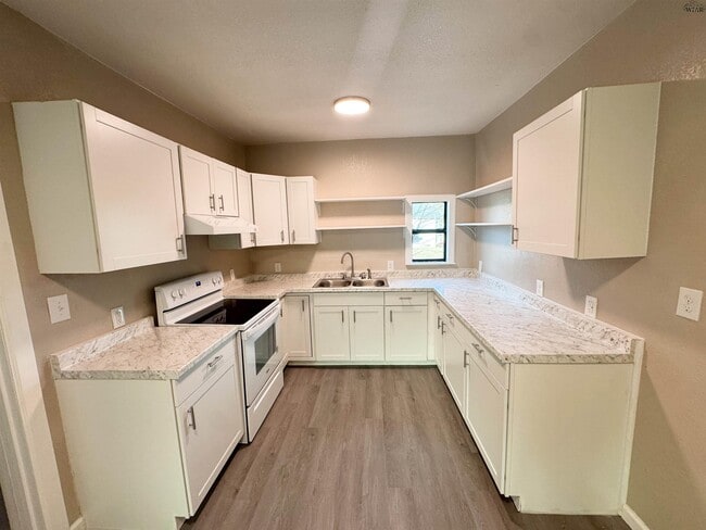 Photo - 1816 Collins Ave