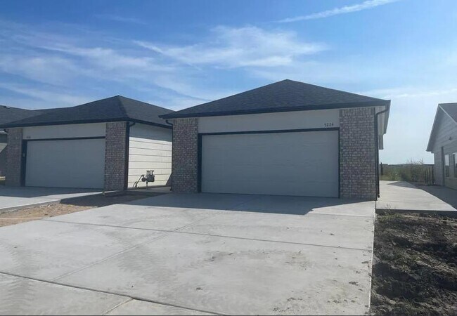 Photo - 5224 N Cypress Cir