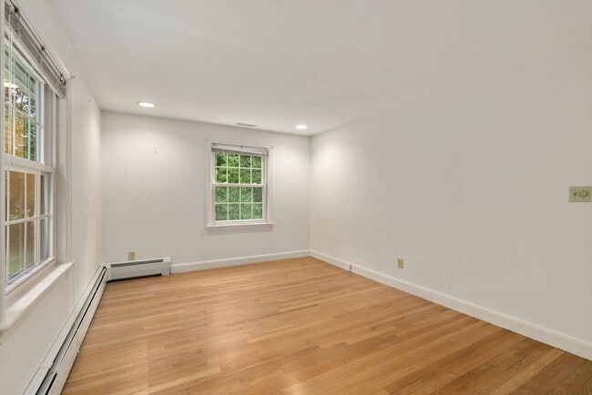 Photo - 10 Radcliffe Rd