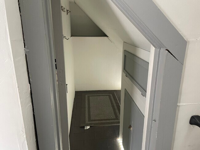 Photo - 430 6th Ave Unit Studio