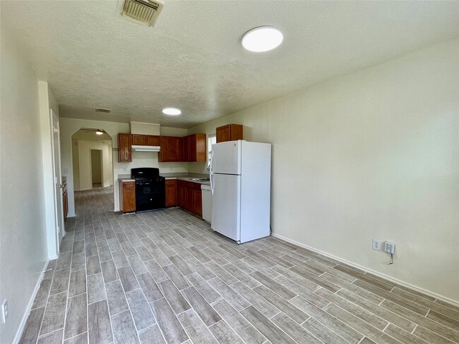 Building Photo - 19127 Yaupon Ranch Dr