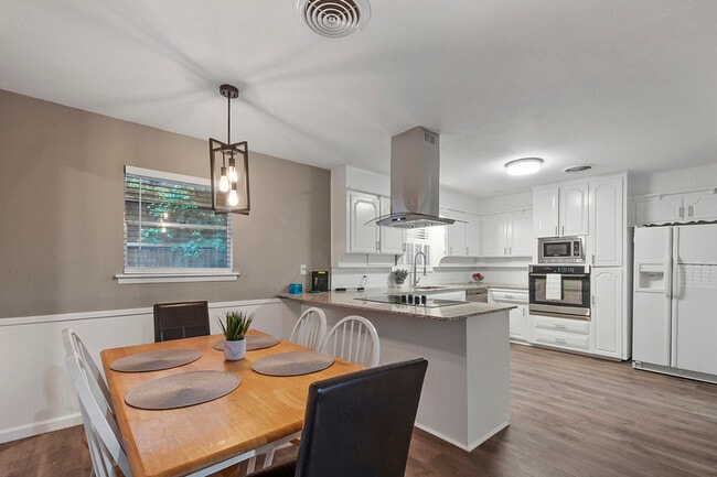 Photo - 6113 Shelton St