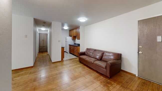 Photo - 2546 Warring St.