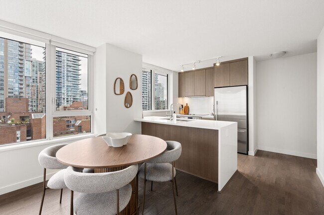 Photo - 1009 Harwood St Unit SI ID1502457P