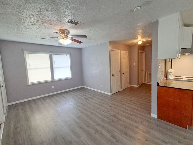 Photo - 12843-12849 Hamshire Rd Unit 12849 Hamshire Rd (WTR PD)-RTR 06/15/26