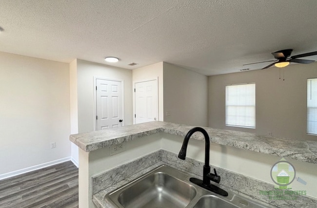 Photo - 522 Mcneely Cir Unit 5A