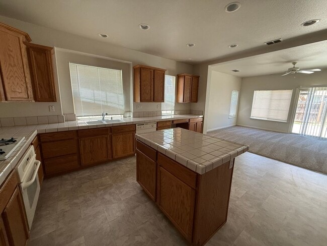 Photo - 3588 Silverwood Rd