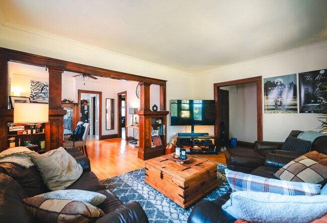 Photo - 3043-3045 N Bartlett Ave Unit 3043 N Bartlett Ave