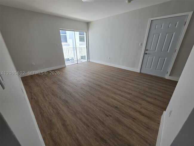 Photo - 570 NE 63rd St Unit 3