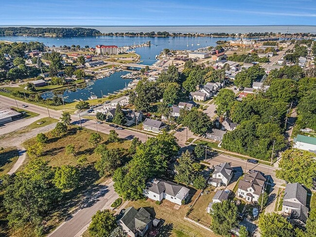 Photo - 703 W Dowland St