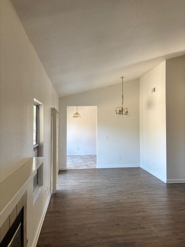 865 Place Rd